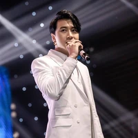 Karik ( thanh mai trúc mã của Ngọc )