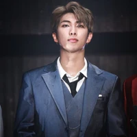 Nam-Joon Manoban ( Papa cô )