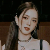 Kim Jisoo (ba cô)