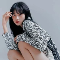 Lalisa (ny Rosé, chị bình thường củacô)