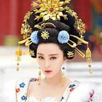 Hoàng hậu (mẹ nu9)