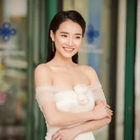 Nhã Phương (mẹ Huy )