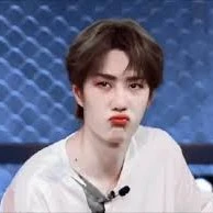 Vương Nhất Bác(NB)