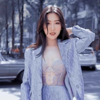Ngân ( Em Huy )
