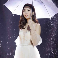 Đỗ Mỹ Linh(chị 2 của Ngọc)