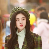 Cúc Tịnh Y (mẹ Hạ)