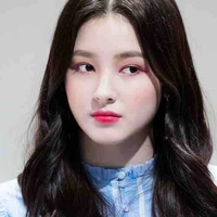 Nancy( bạn thân cô)