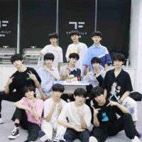 TF GIA TỘC 