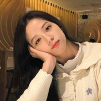 Kim Jisoo /Cô/