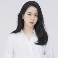 Kim Jisoo ( chị )