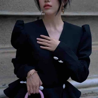 Linh Ngọc Đàm ( chị Ngọc ) 