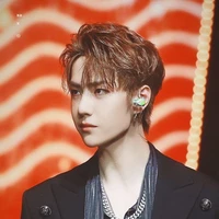 Vương Nhất Bác( Edsel)