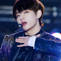 anh trai sinh đôi của V