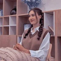 Ngọc ( bạn thân Ngân thích Phát )