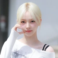 Lưu Diệu Đông (em gái cậu)