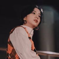 Kim Jisoo - (Cô)