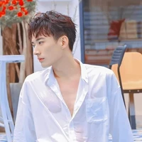 lưu Địch  ( người đói địch vs Trần vĩ)