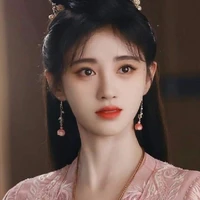 Hàn Ngọc Hoa( sinh đôi vs Ái Nghi )