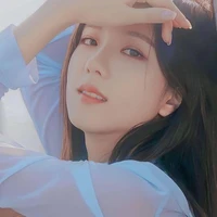 kim jisoo(chị)