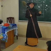 Hương (Trưởng trại trẻ mồ côi)