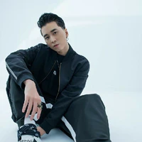 Karik( anh trai Jun)
