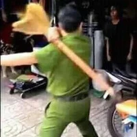 Bác Cảnh Sát Dễ Huông