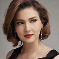 Cúc Tịnh Y (mẹ anh)