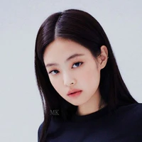 Kim Jennie - Em