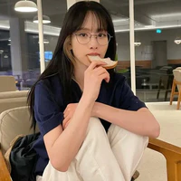 Thục Di_bff cô