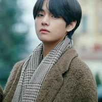 Kim Taehyung_ hắn