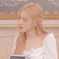 Rosé(Mẹ Sam,Sim)