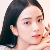 Kim Jisoo:chị