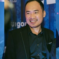Tiến luật (bố Huy)