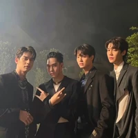 F4