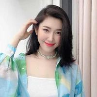 Thúy Ngân(em Ngọc)