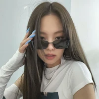 Jennie(mama cậu và Y)