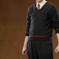 Neville Longbottom• Long= dài:)