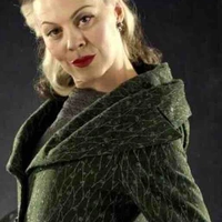 Narcissa Malfoy• đứa nào muốn làm vợ con trai tao thì bước qua xác tao đi rồi tính:)