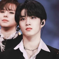 Lưu Diệu Văn (Papa nuôi cậu và y)