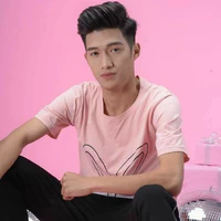 Hồ Việt Hoàng ny Tuyến