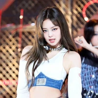 Kim jennie(em)