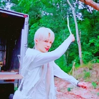 con tác giả khùng