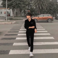 Nguyệt Mạc Lâm-Leo