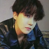 Jung Hoseok - thầy giám thị