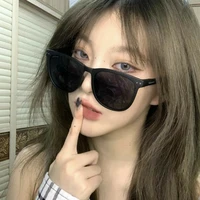 Hàn Châu khánh Chi ( chị ba của Nam )