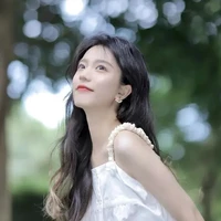 Trăng Trăng-Tácgiả