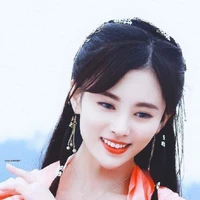 Tuyết phi sương