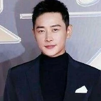 La Tấn