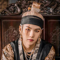 Yoongi- Vua nc Min
