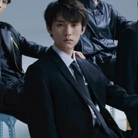 ngải giai/mid YQCB/ray